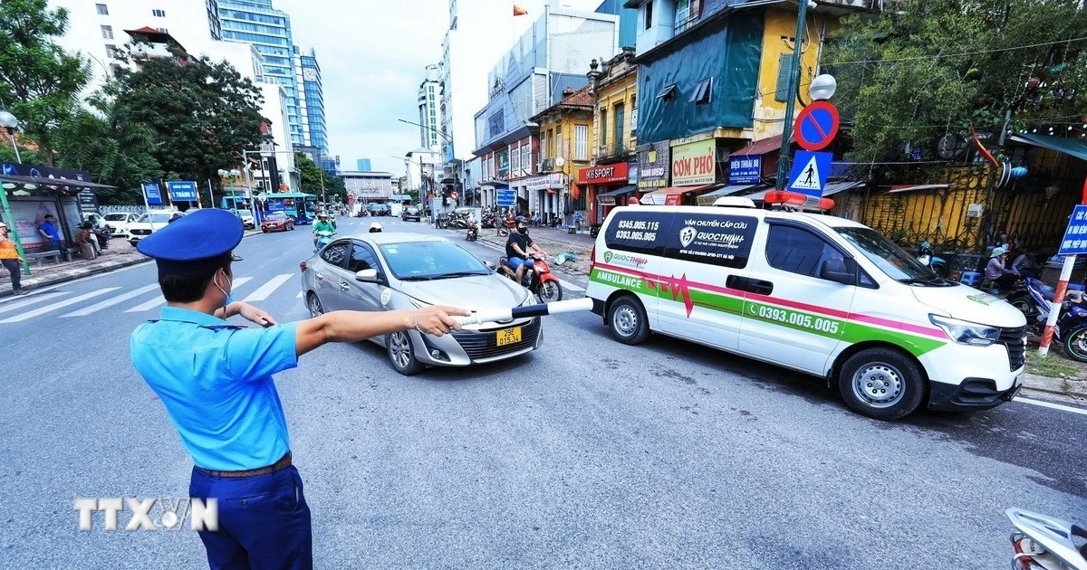 Đoàn Người Đi Xe Đạp Vượt Đèn Đỏ Gây Chấn Động Tại TPHCM 3 Đoàn Người Đi Xe Đạp Vượt Đèn Đỏ Gây Chấn Động Tại TPHCM