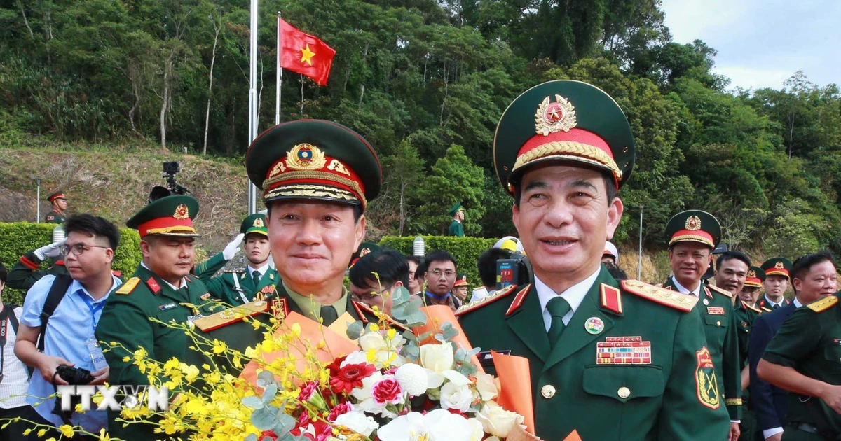 Kết nghĩa cụm dân cư biên giới, vun đắp tình hữu nghị Việt Nam-Lào