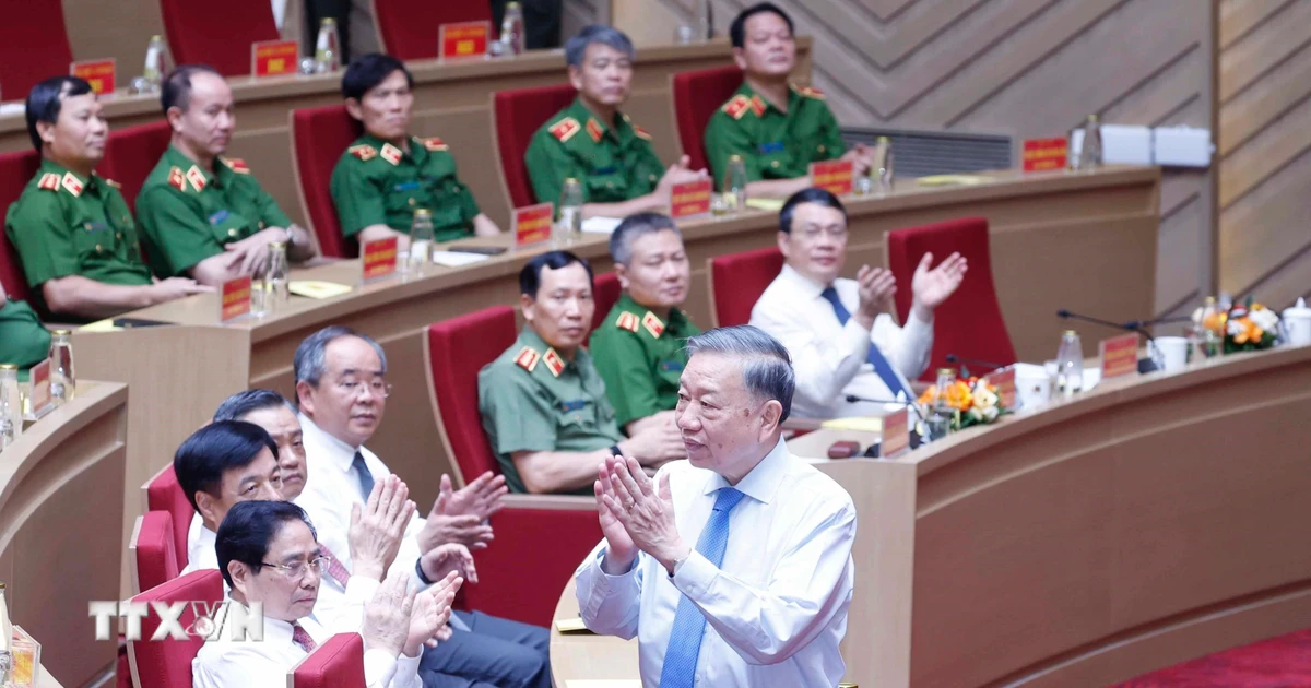 Tổng Bí thư, Chủ tịch nước dự Gặp mặt kỷ niệm 64 năm Ngày truyền thống lực lượng Cảnh sát nhân dân