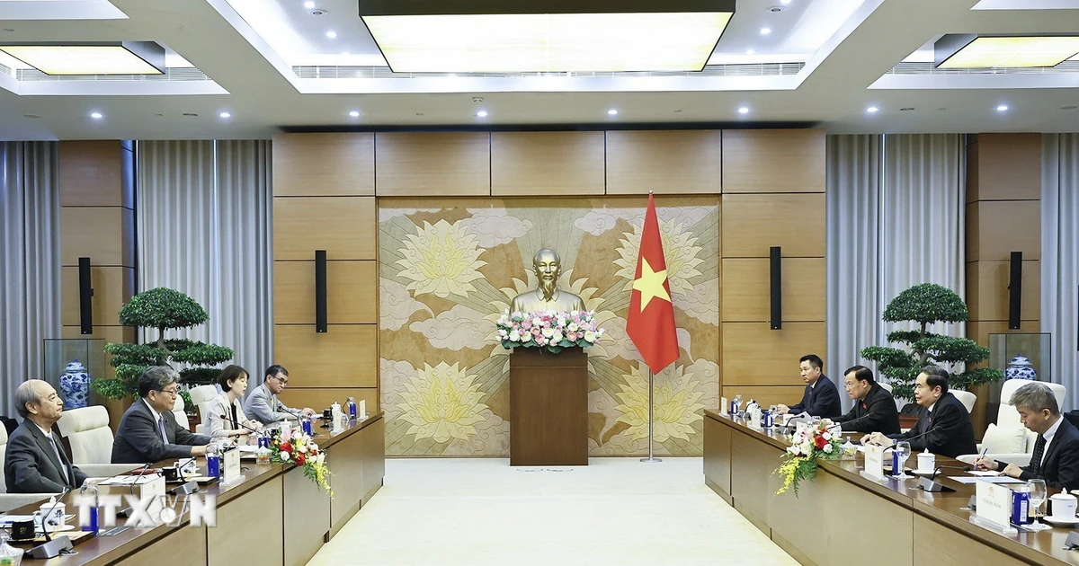 Chủ tịch Quốc hội tiếp Quyền Tổng Thư ký Đảng Dân chủ Tự do Nhật Bản