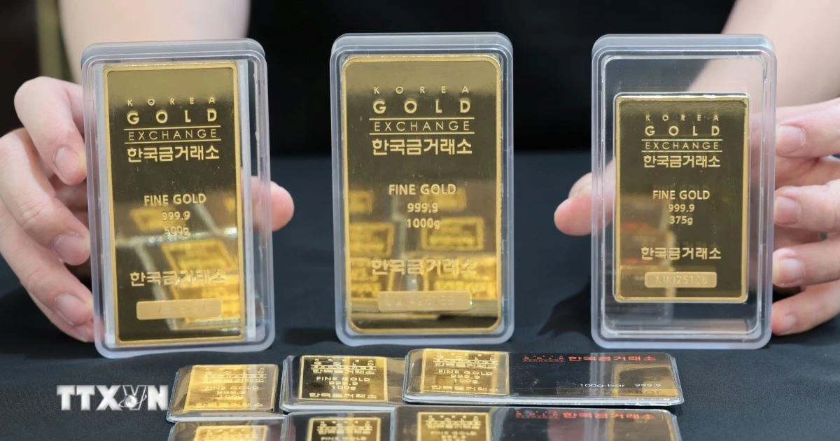 Giá vàng thế giới giảm 2% do lo ngại áp lực tăng lãi suất