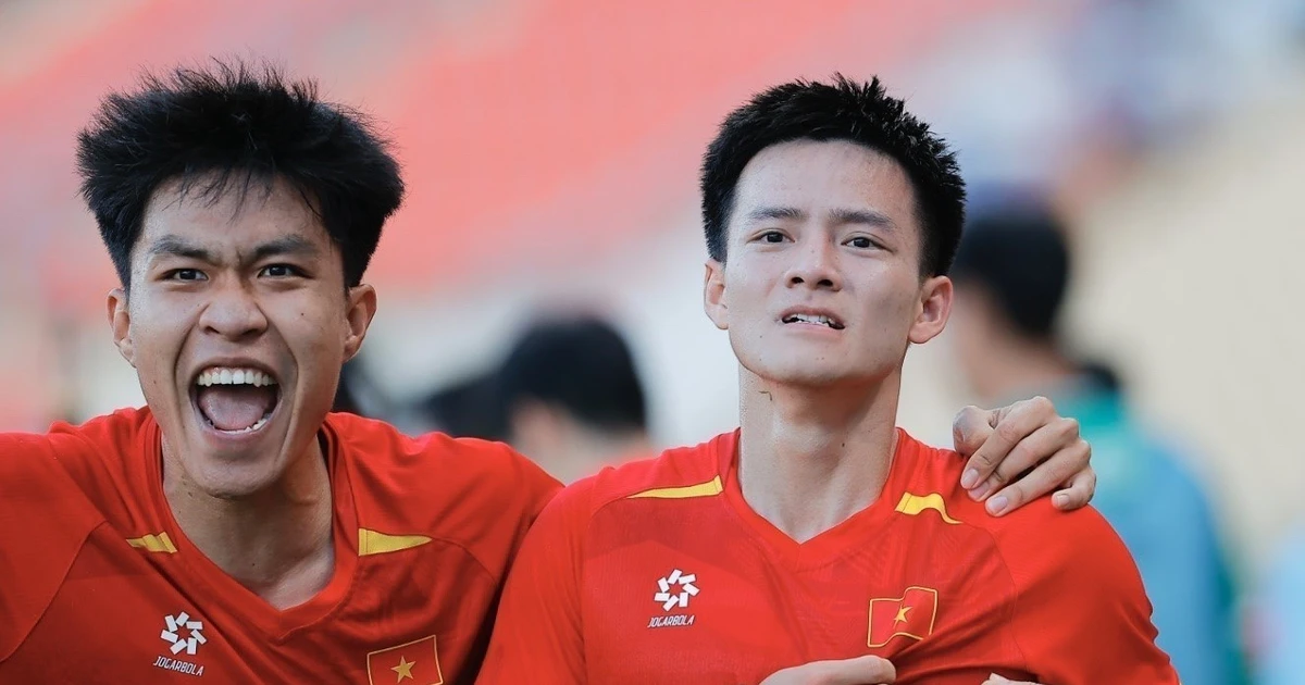 "Siêu dự bị" bùng nổ phút bù giờ, U22 Việt Nam tiến vào chung kết SEA Games 33