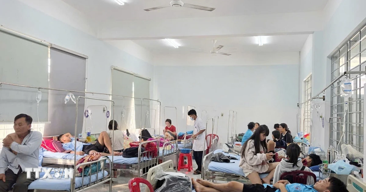 Đắk Lắk: Điều tra nguyên nhân nhiều học sinh nghi ngộ độc thực phẩm