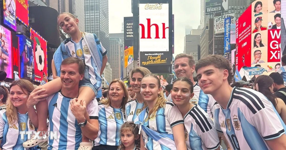 World Cup 2026: Bầu không khí lễ hội sôi động ở Quảng trường Thời đại