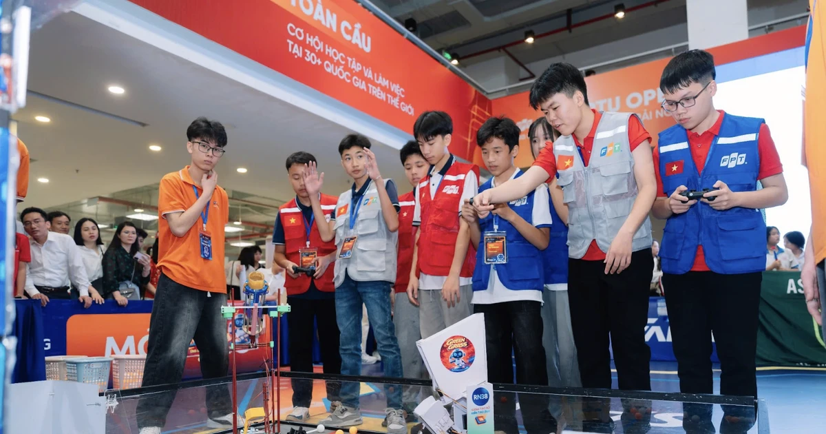 Học sinh cấp 2 trường làng đoạt giải nhất thi ứng dụng AI, trị giá gần ...