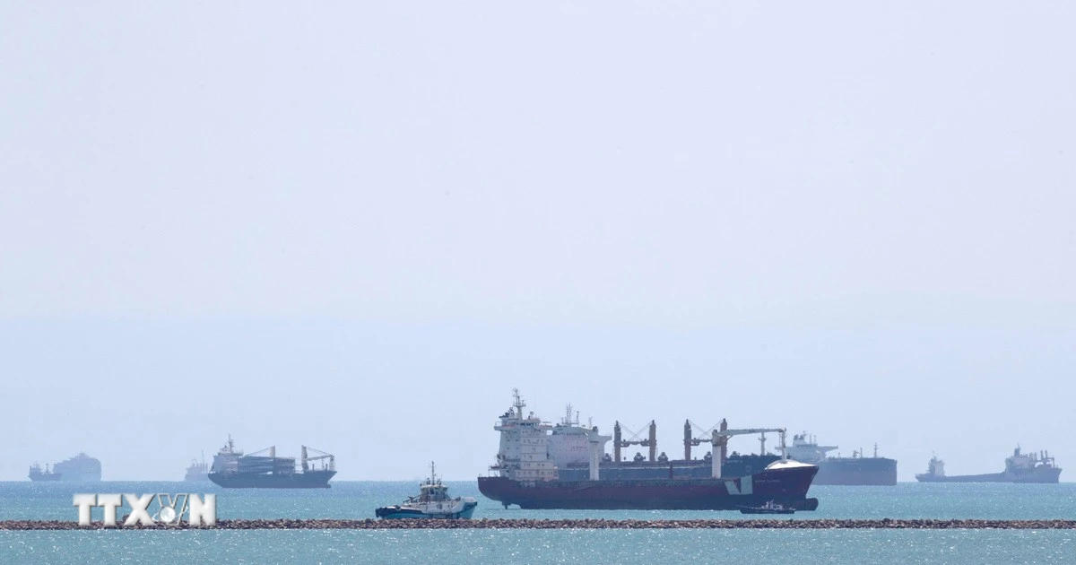 Tàu chở LNG đầu tiên vượt eo biển Bab el-Mandeb bất chấp đe dọa từ Houthi