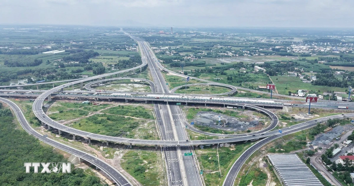 Nhanh chóng hoàn thiện dự án kết nối vùng, sân bay Long Thành