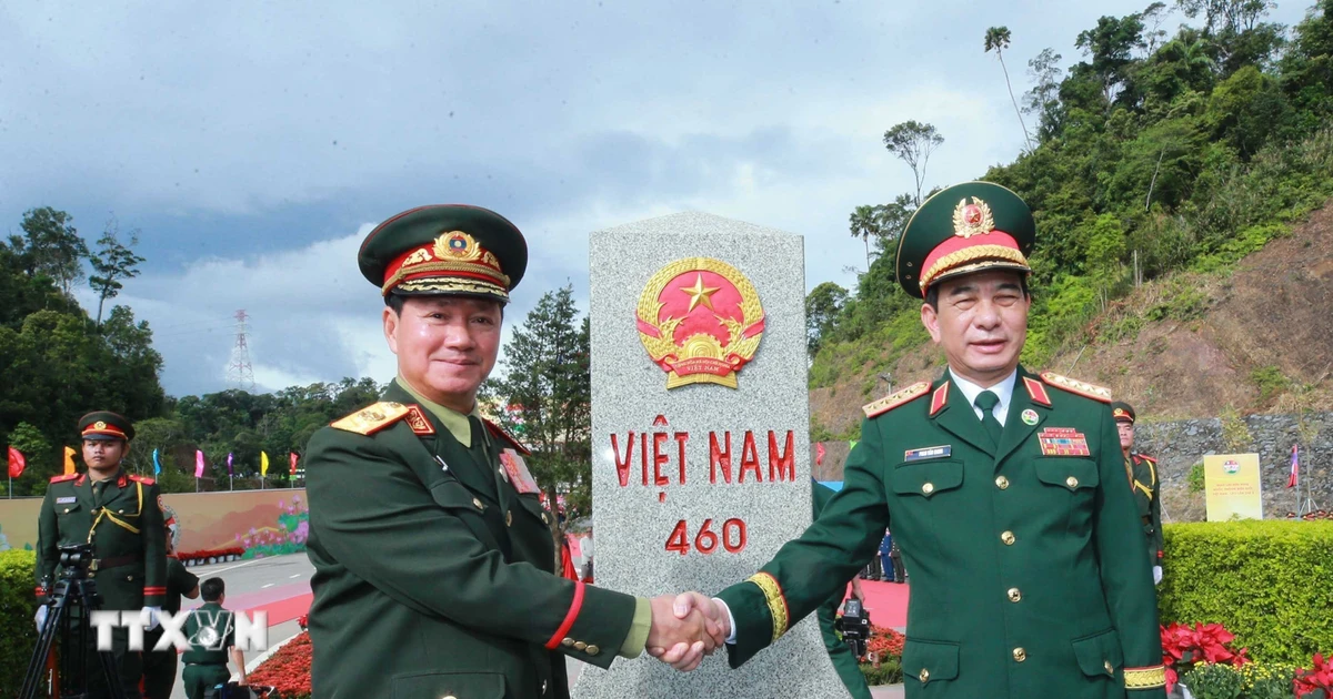 Giao lưu hữu nghị Quốc phòng biên giới Việt Nam-Lào lần thứ ba