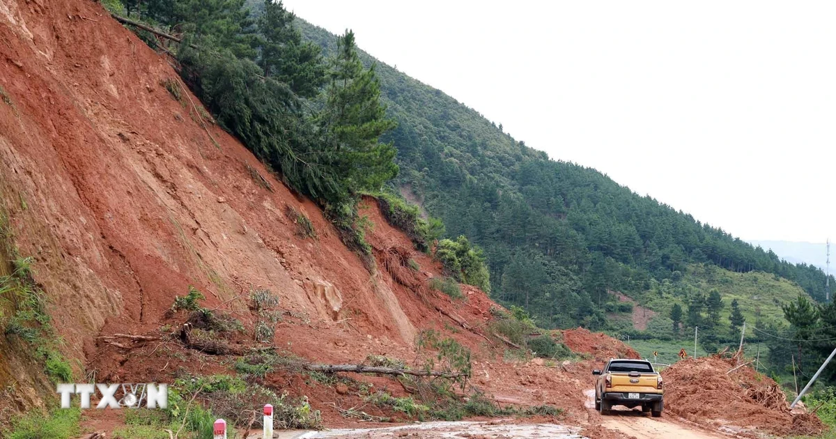 Lai Châu: Khắc phục hậu quả mưa lũ, nỗ lực thông tuyến Quốc lộ 279