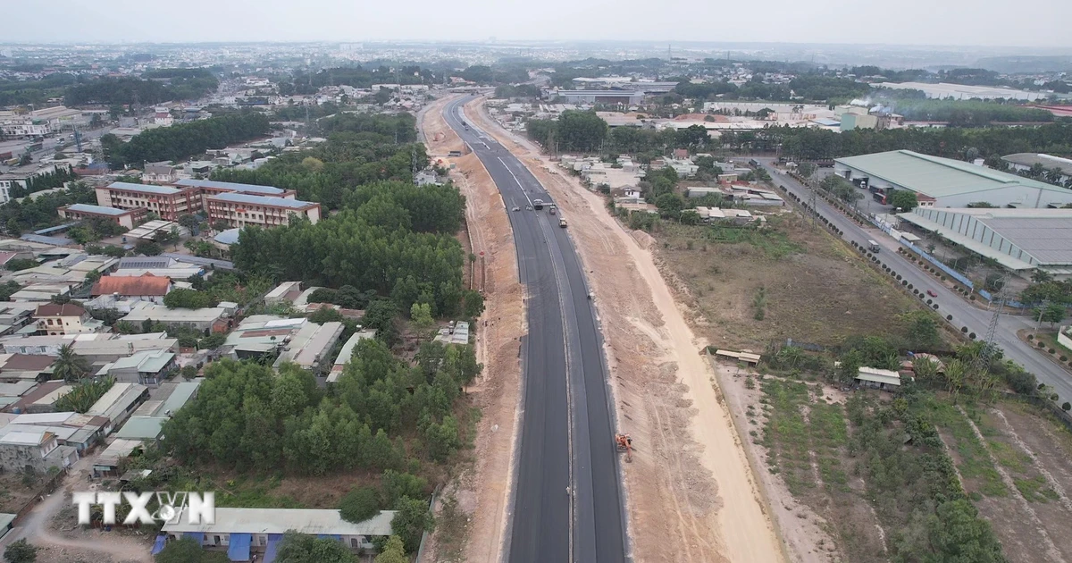 Đồng Nai yêu cầu đẩy nhanh tiến độ dự án kết nối vùng, sân bay Long Thành