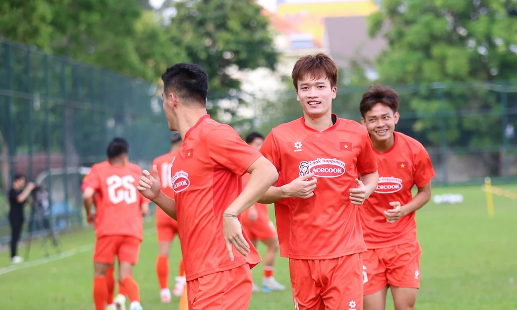 Đội hình dự kiến Việt Nam vs Campuchia: Tuấn Hải thay Xuân Son 1 Tuyển Việt Nam đối đầu Campuchia: Thử nghiệm đội hình cho Asian Cup | Vietnam+ (VietnamPlus)