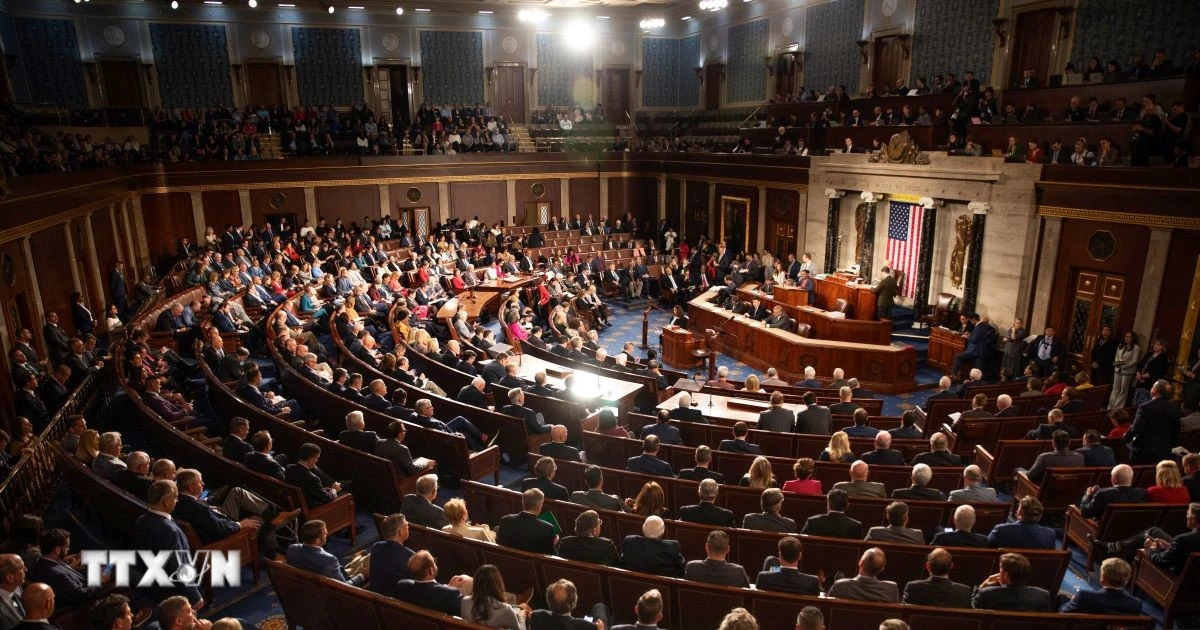 Hạ viện Mỹ thông qua nghị quyết kêu gọi ông Trump chấm dứt chiến sự với Iran
