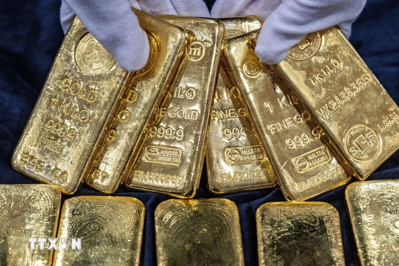 Giá vàng tăng nhẹ trước khi Mỹ công bố dữ liệu lạm phát