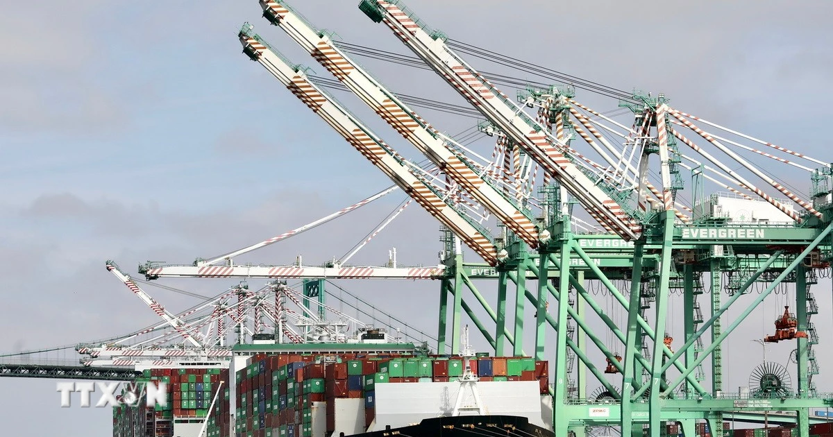 Mỹ bắt đầu thông báo thuế quan với các nước, mức tiềm năng thấp nhất 20%