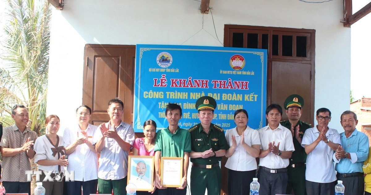 Cần Thơ bàn giao 30 nhà đại đoàn kết cho người nghèo khu vực biên giới biển