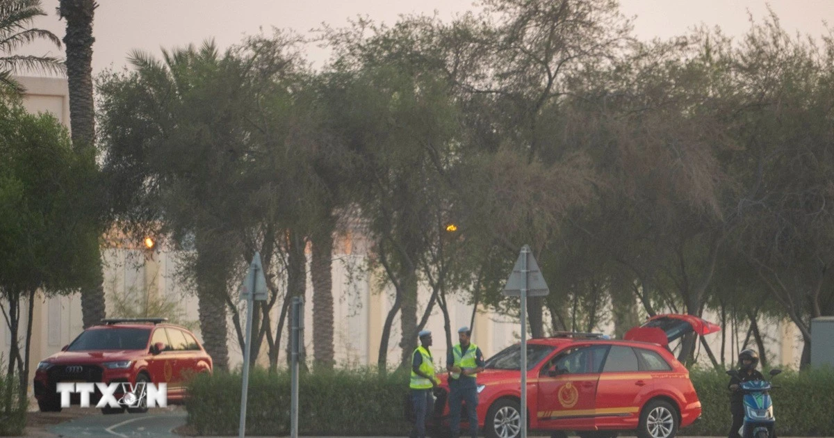Lực lượng an ninh được triển khai tại hiện trường vụ không kích của Israel xuống Doha, Qatar ngày 9/9/2025. (Nguồn: THX/TTXVN)