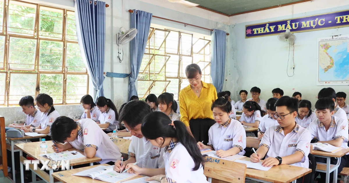 Hà Nội thông báo tuyển hơn 900 giáo viên, nhân viên trường học