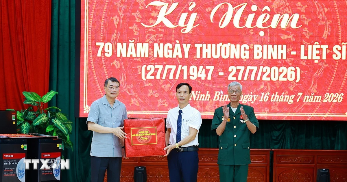 Thủ tướng: Tiếp nối truyền thống "uống nước nhớ nguồn," chăm lo tốt hơn cho người có công