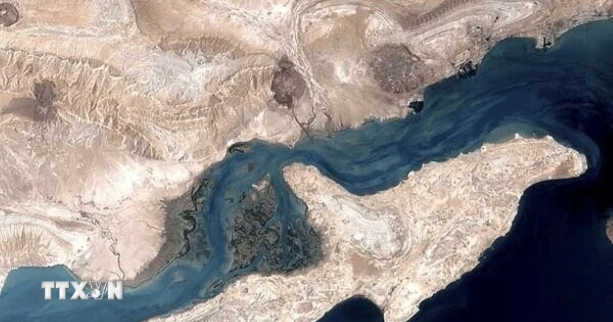 Iran và Oman đạt thỏa thuận về tuyến vận tải qua eo biển Hormuz