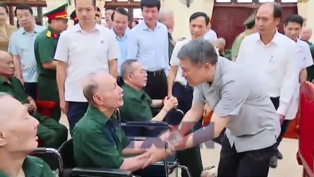 Thủ tướng: Đảng, Nhà nước luôn quan tâm, chăm lo người có công