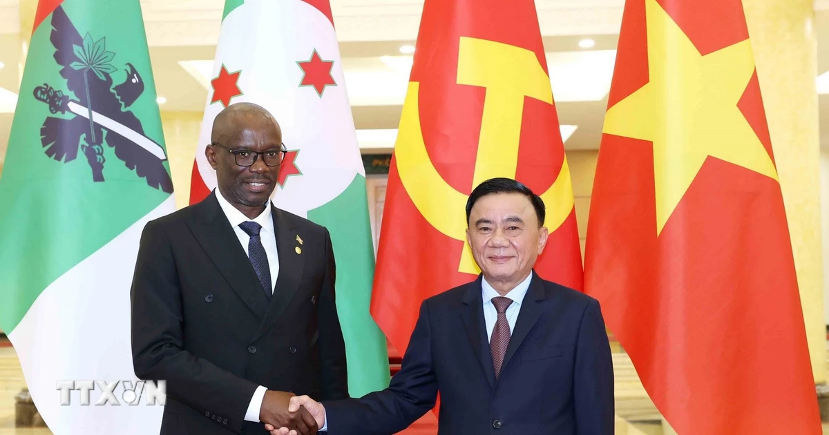 Thường trực Ban Bí thư Trần Cẩm Tú tiếp Tổng Thư ký Đảng CNDD-FDD Burundi