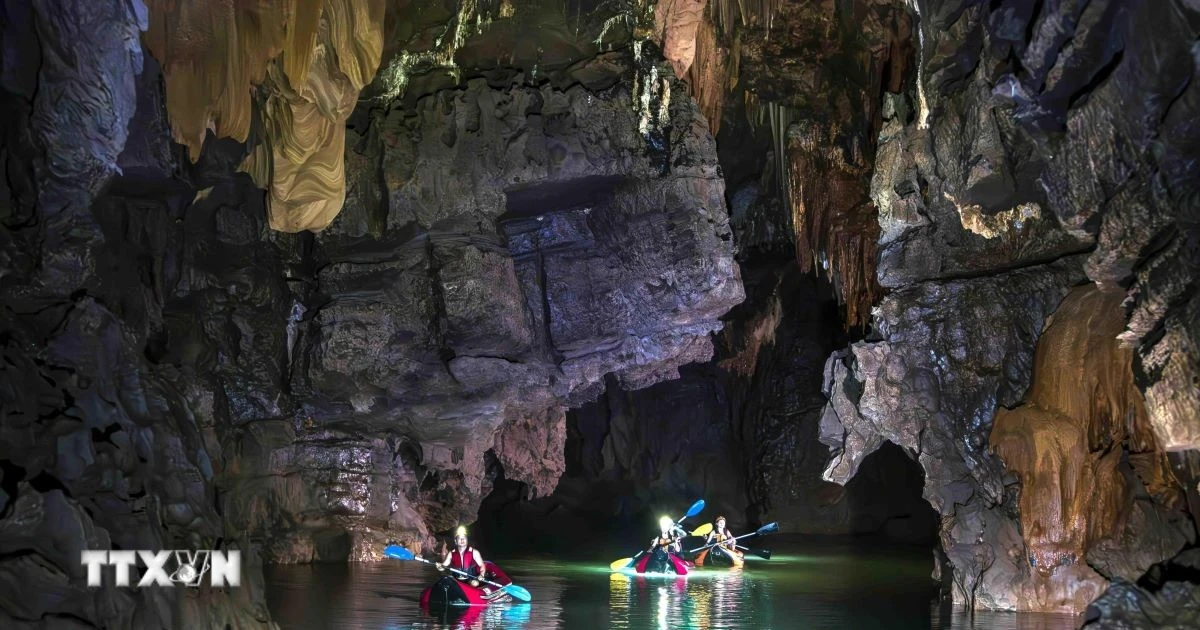 Phong Nha-Kẻ Bàng giành chiến thắng kép tại Lễ trao giải Du lịch Thế giới