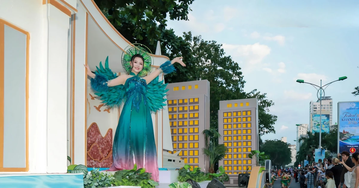 Festival Biển Khánh Hòa 2026: Dàn hoa hậu gây chú ý với màn diễu hành đặc biệt