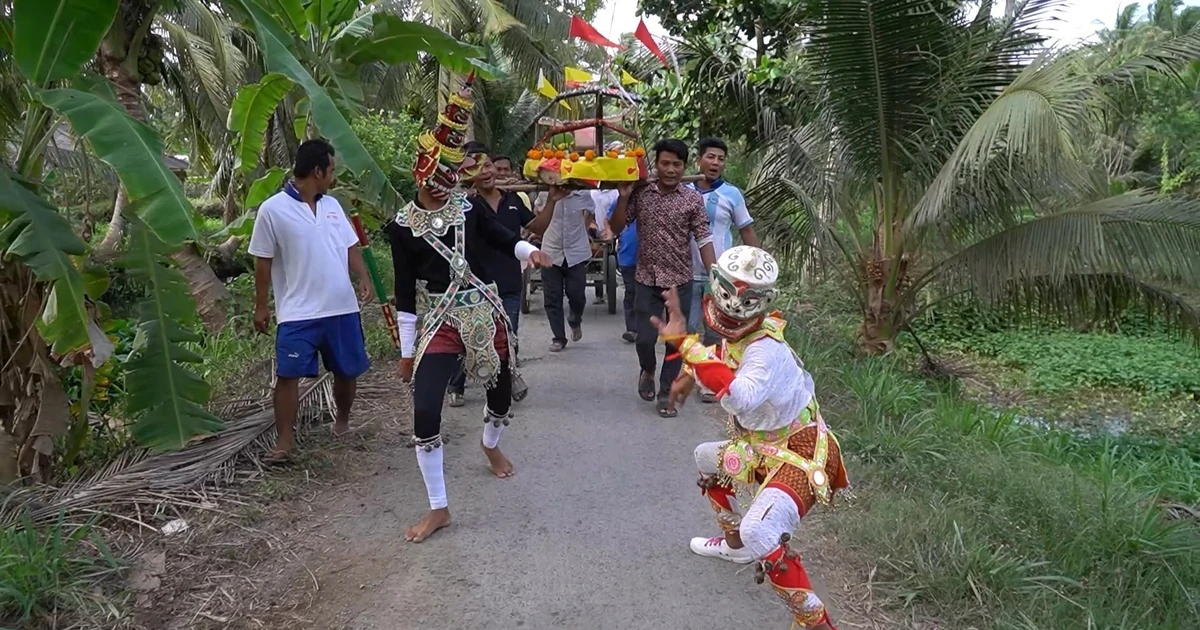 https://media.vietnamplus.vn/images/c14f6479e83e315b4cf3a2906cc6a51e9b4c1fb984396963cbe098b65cc530323992ba9984bc74091ec9b4585fc10250003164ce93a8f3a1d9ac0eaa842a6885cec84d33cd487cfd61c5becbebfd074d01c03c9d80cc25a3b21b080466184701/2302lehoineaktatravinh1-8398.jpg.webp