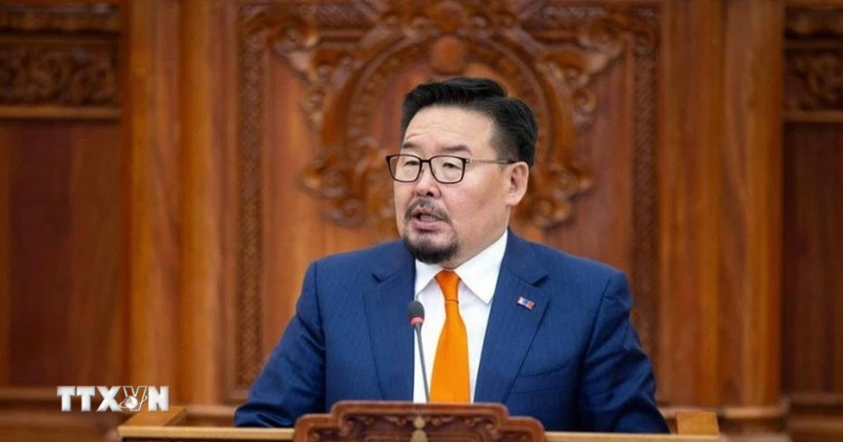 Thủ tướng Mông Cổ Gombojav Zandanshatar phát biểu sau phiên bỏ phiếu tại Quốc hội ở Ulaanbaatar ngày 13/6/2025. (Ảnh: Asia Nikkei/TTXVN)