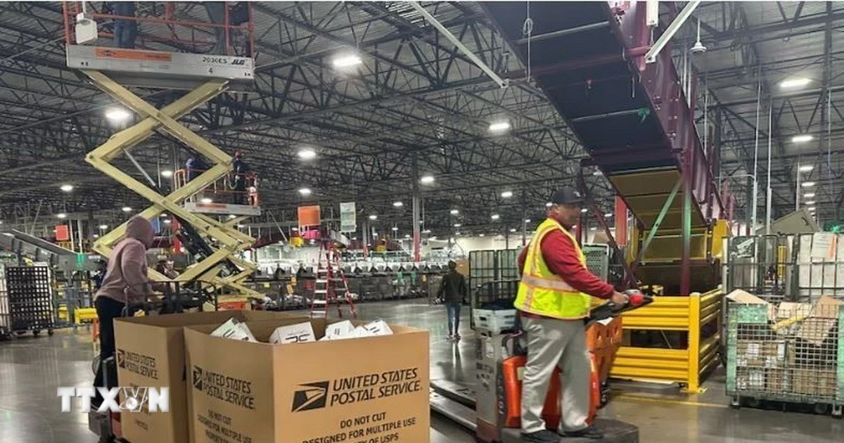 Mỹ chấm dứt miễn thuế nhập khẩu hàng giá thấp từ 29/8