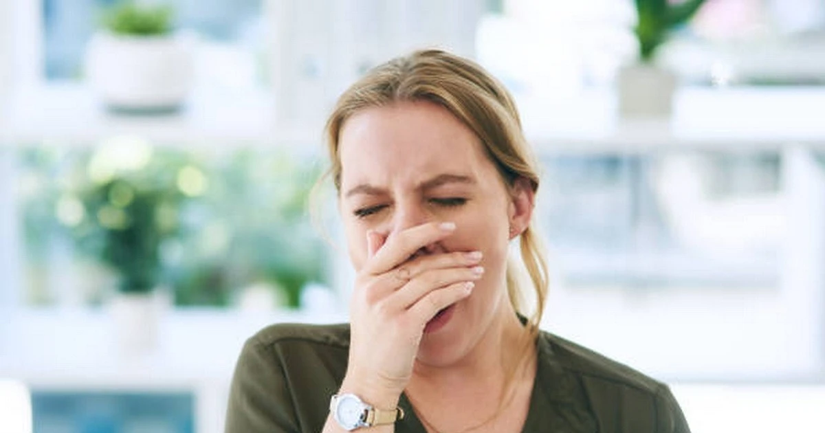 Ngáp nhiều có thể là dấu hiệu cảnh báo một số vấn đề sức khỏe tiềm ẩn
