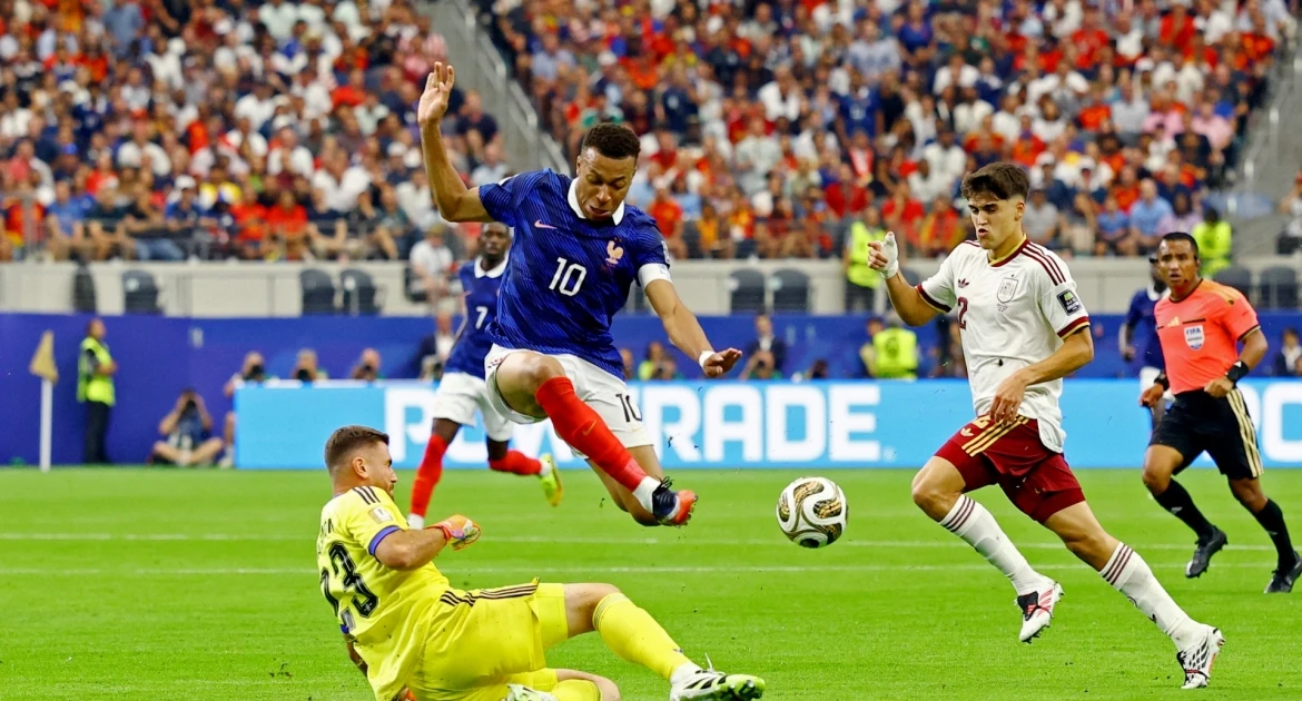 Toàn cảnh World Cup: Đội tuyển Tây Ban Nha đã "bắt chết" Mbappe bằng cách nào?