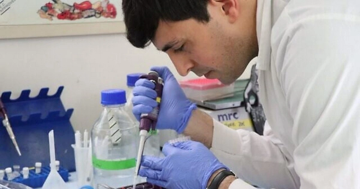 Các nhà khoa học nghiên cứu vaccine mRNA chống vi khuẩn kháng kháng sinh tại Đại học Tel Aviv. (Ảnh: Đại học Tel Aviv)