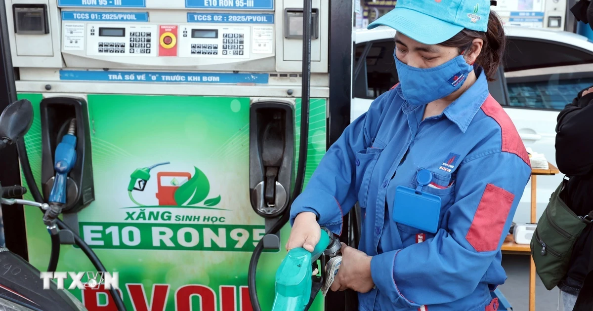 Xăng dầu trong nước đồng loạt giảm, E10RON95-III xuống còn 22.324 đồng/lít