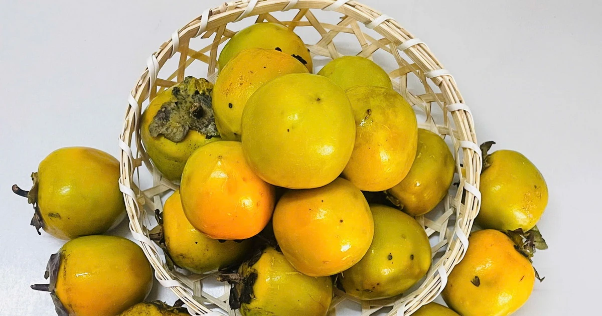 Ăn quả hồng giòn như thế nào để có lợi cho sức khỏe? | Vietnam+  (VietnamPlus)