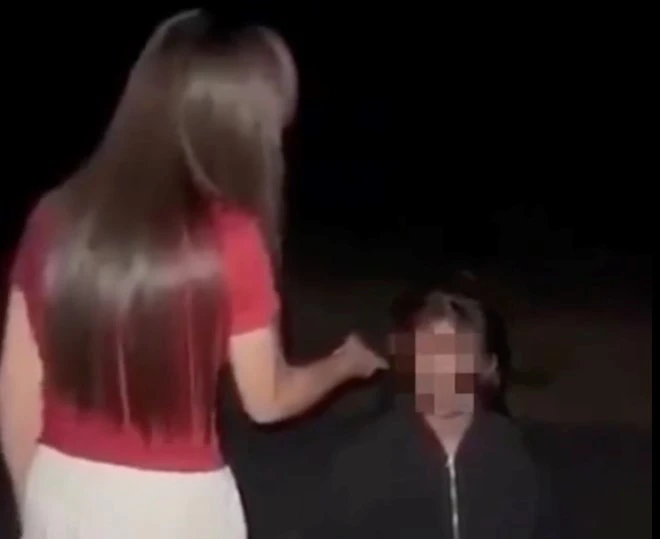Xác minh clip thiếu nữ bị bắt quỳ giữa đường, tát liên tiếp vào mặt