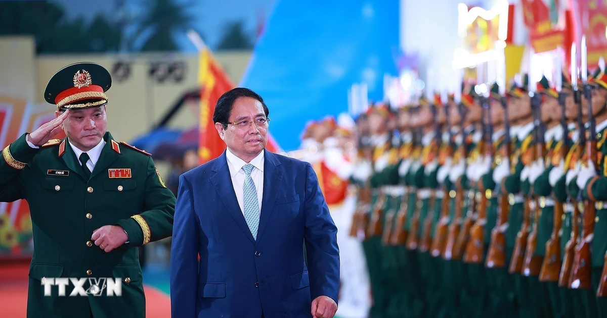 Thủ tướng dự Lễ kỷ niệm 80 năm Ngày truyền thống Lực lượng vũ trang Quân khu 5