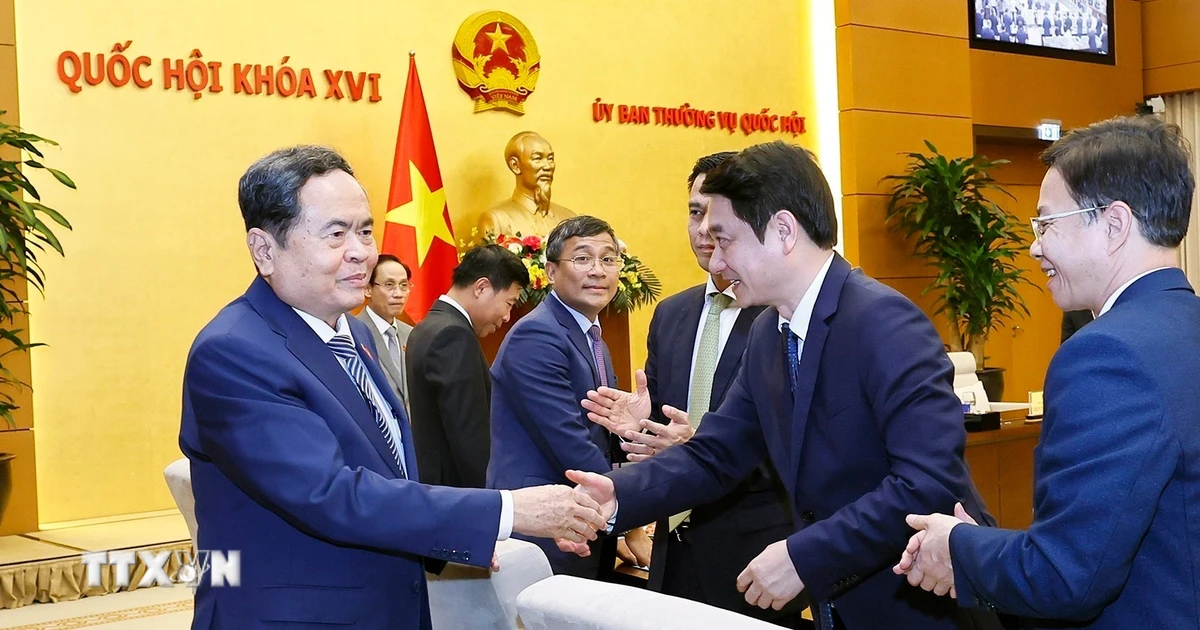 Chủ tịch Quốc hội gặp mặt các đại sứ, trưởng cơ quan đại diện ngoại giao Việt Nam ở nước ngoài