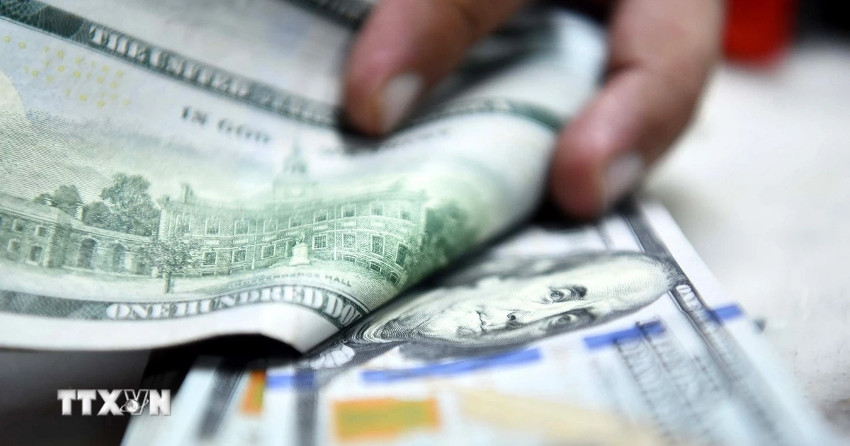 Đồng USD giằng co giữa dữ liệu kinh tế tích cực và áp lực chính trị