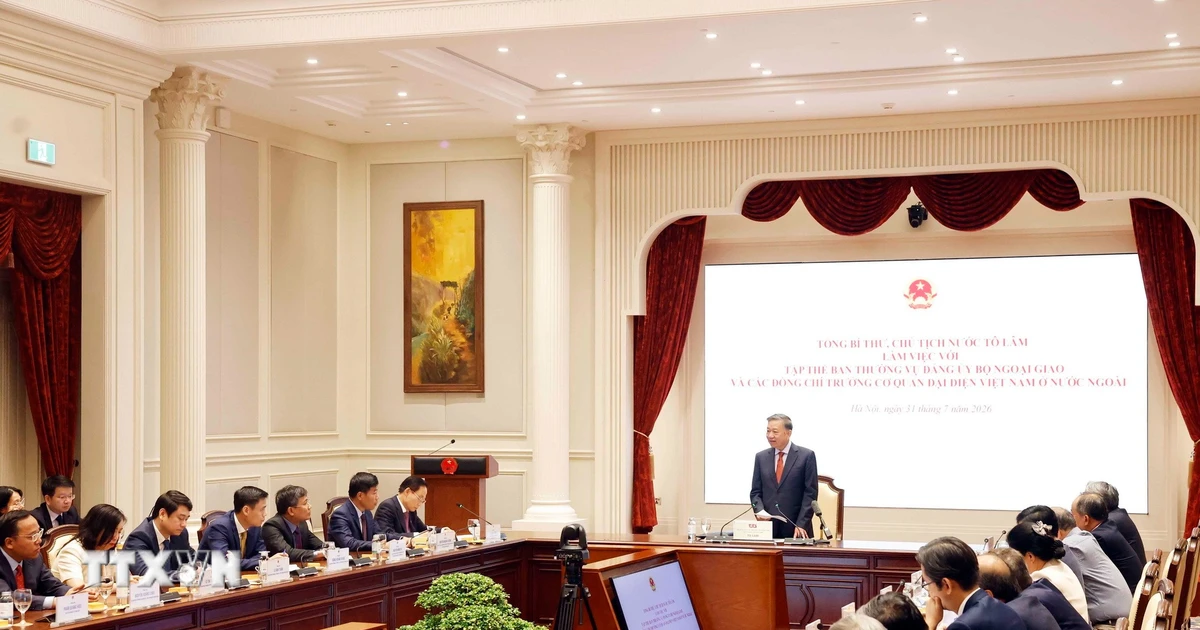 Tổng Bí thư, Chủ tịch nước Tô Lâm chủ trì buổi làm việc với Tập thể Ban Thường vụ Đảng ủy Bộ Ngoại giao