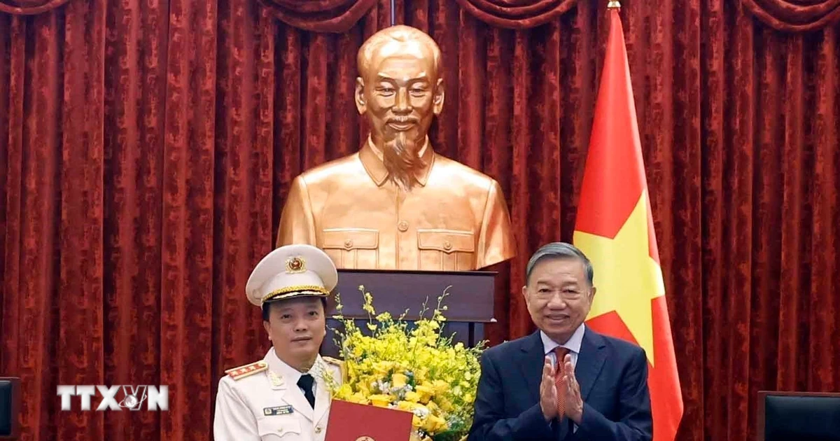 Trao quyết định thăng Quân hàm Thượng tướng cho sỹ quan Công an Việt Nam