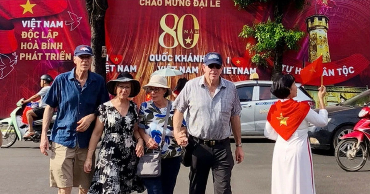 Du khách ấn tượng về sự gắn kết cộng đồng, niềm tự hào của người Việt Nam