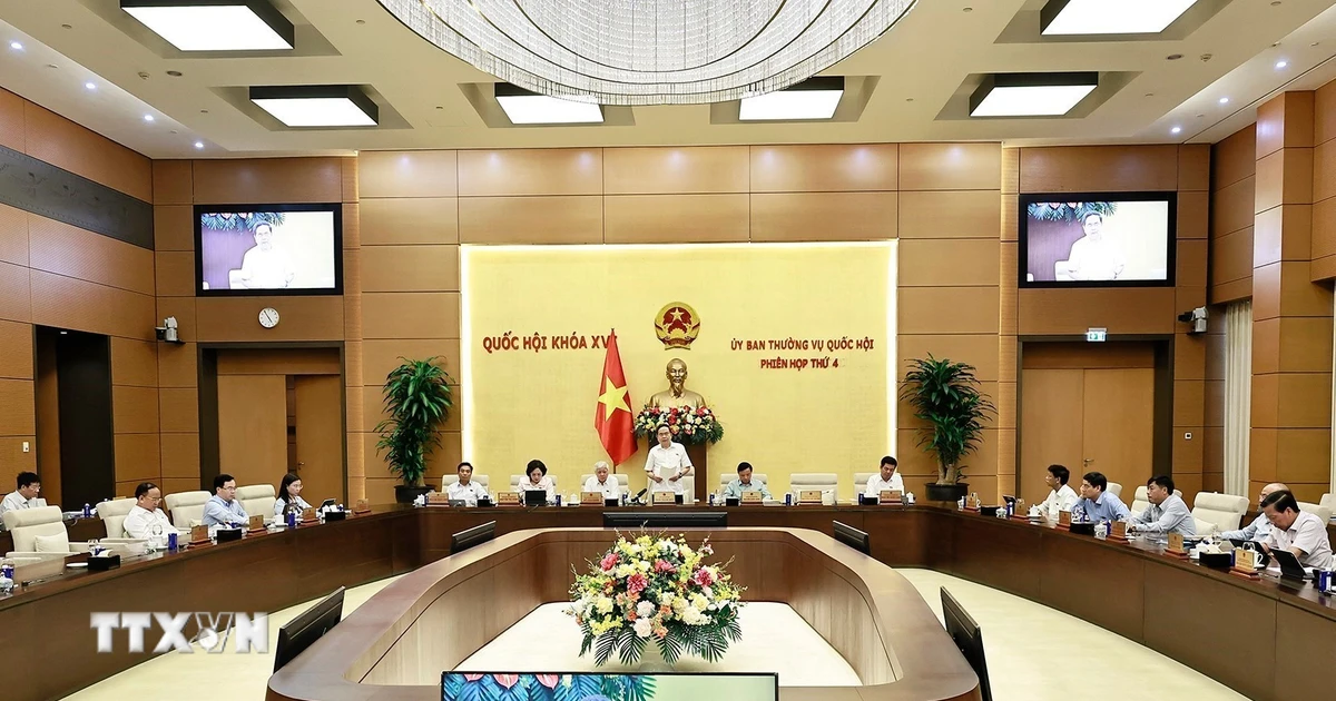 Bế mạc Phiên họp thứ tư của Ủy ban Thường vụ Quốc hội