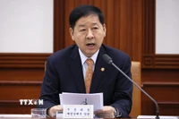 Bộ trưởng Tài chính Hàn Quốc Koo Yun Cheol phát biểu tại thủ đô Seoul. (Ảnh: Yonhap/TTXVN)