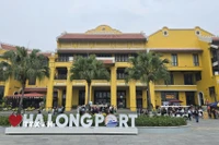 Ngay trong ngày mùng 1, Cảng tàu khách quốc tế Hạ Long đón trên 8.000 lượt du khách tham quan vịnh Hạ Long. (Ảnh: Thanh Vân/TTXVN)