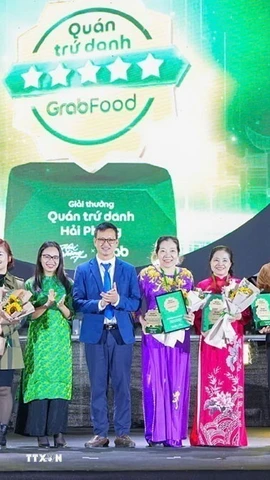 Vinh danh các quán, nhà hàng trứ danh Hải Phòng. (Ảnh: Mạnh Minh/TTXVN)