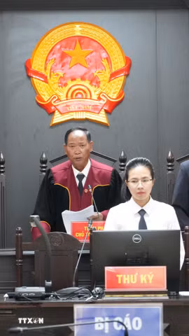 Hội đồng xét xử tuyên án. (Ảnh: Ngọc Minh/TTXVN)
