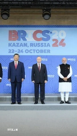 Các nhà lãnh đạo chụp ảnh chung tại Hội nghị Cấp cao Nhóm BRICS ở Kazan, Nga, ngày 23/10/2024. (Ảnh: IRNA/TTXVN)