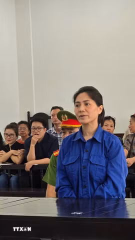 Bị cáo Nguyễn Thị Thu Hà tại phiên tòa. (Ảnh: Kim Anh/TTXVN)