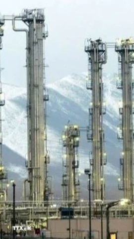 Quang cảnh lò phản ứng nghiên cứu nước nặng Arak ở huyện Khondab, tỉnh Markazi (Iran). (Ảnh: AP/TTXVN)